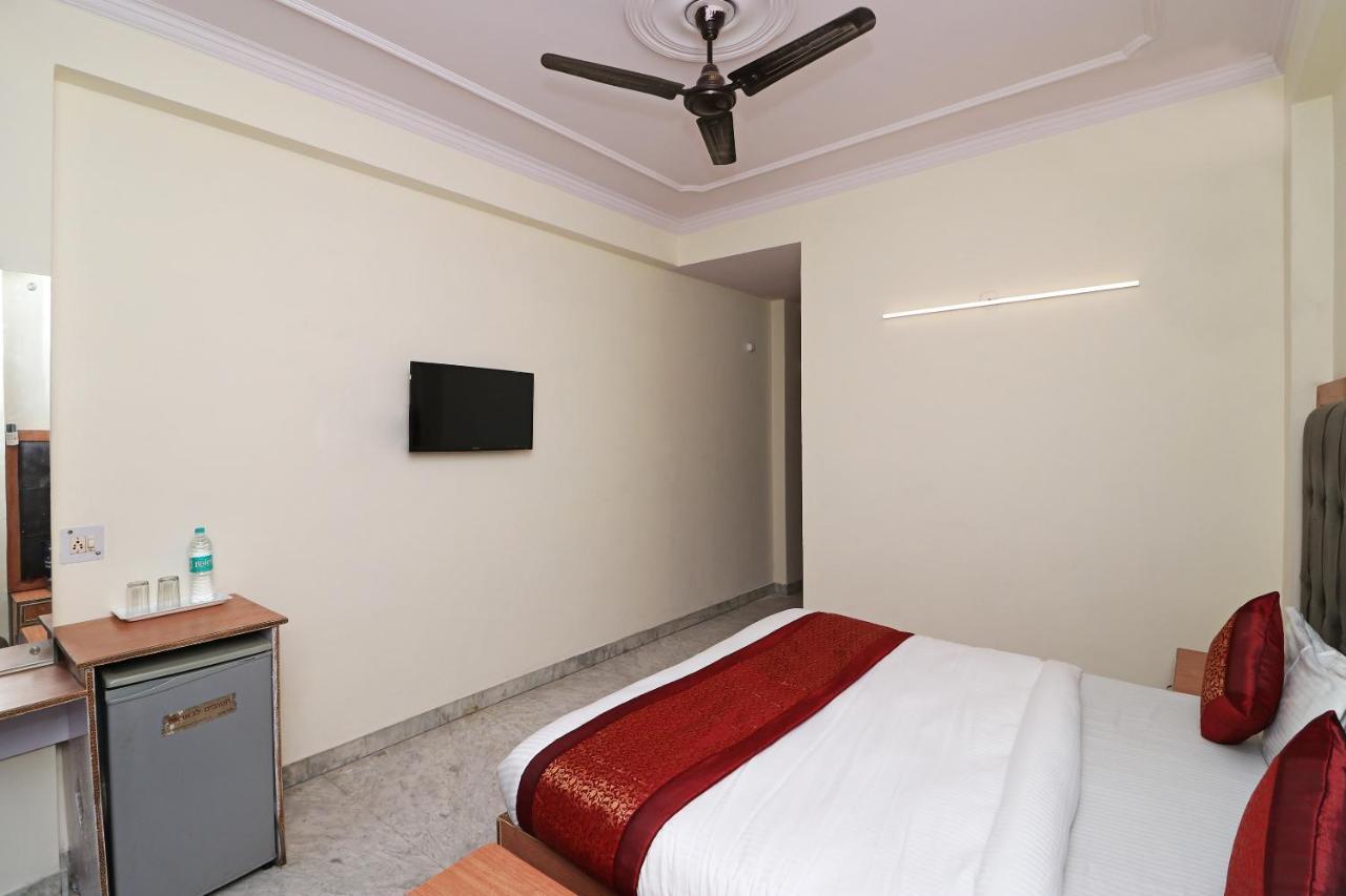 Oyo Hotel Silver Shine Near Gurudwara Shri Bangla Sahib New Delhi Eksteriør billede