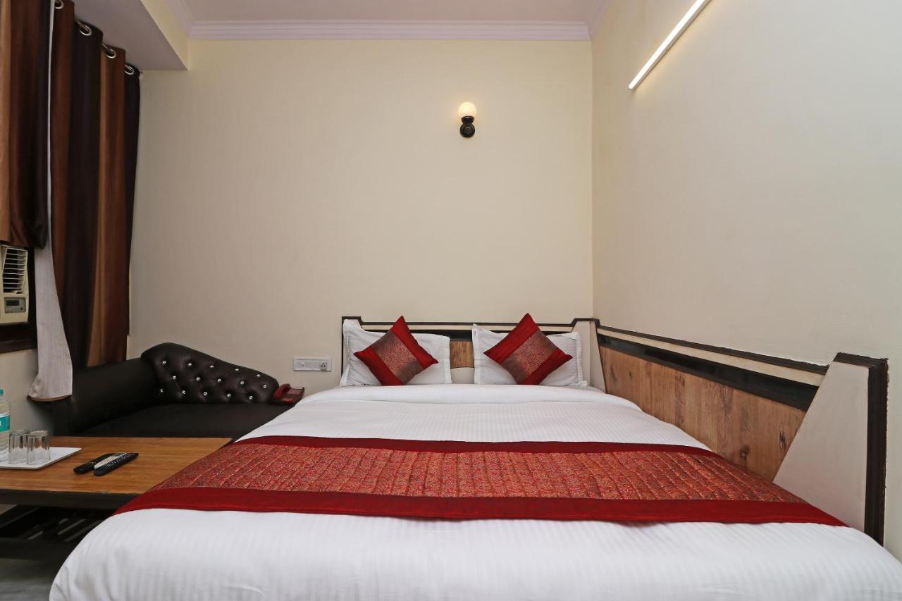 Oyo Hotel Silver Shine Near Gurudwara Shri Bangla Sahib New Delhi Eksteriør billede