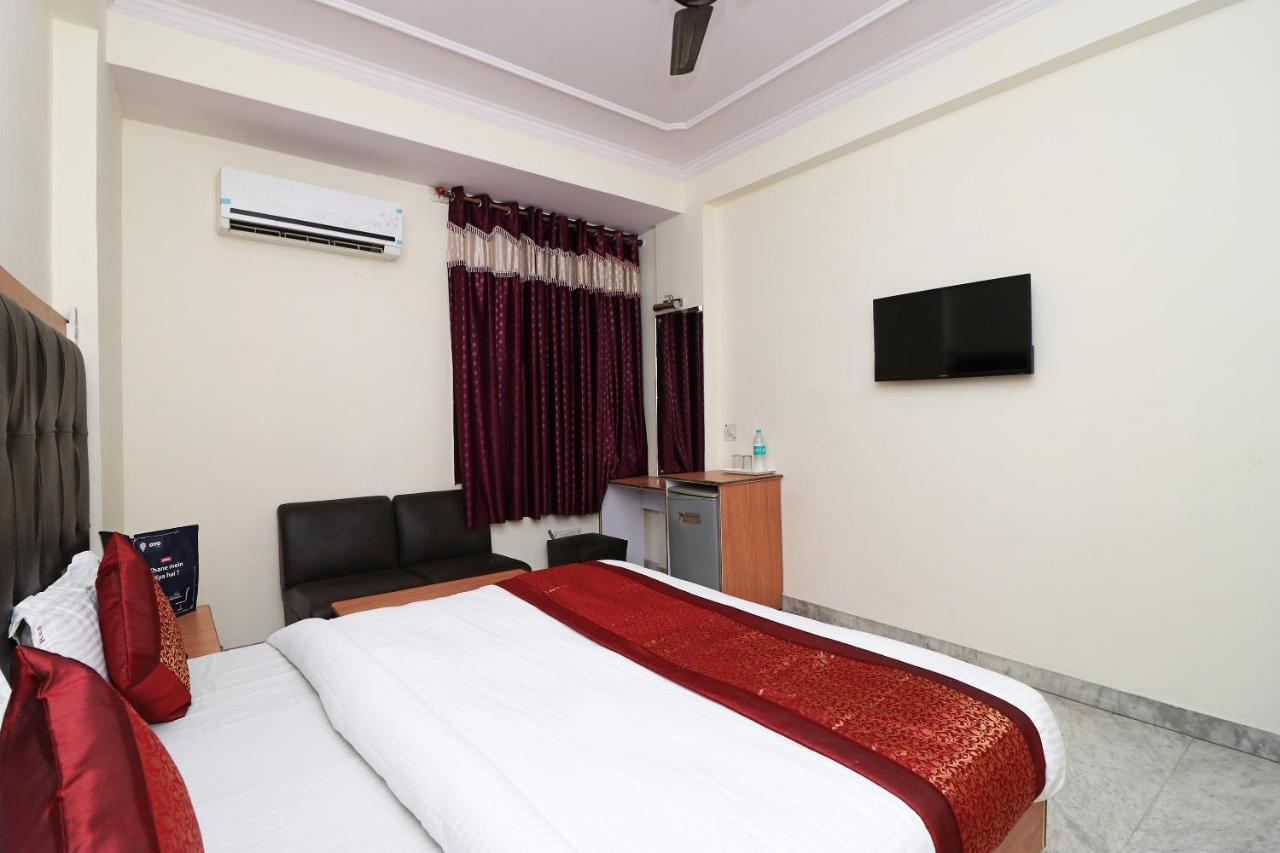 Oyo Hotel Silver Shine Near Gurudwara Shri Bangla Sahib New Delhi Eksteriør billede