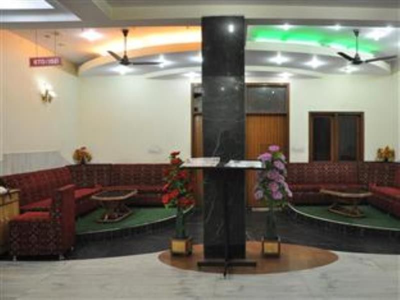 Oyo Hotel Silver Shine Near Gurudwara Shri Bangla Sahib New Delhi Eksteriør billede